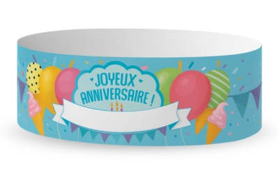 Une couronne joyeux anniversaire pour prendre la photo d'anniversaire