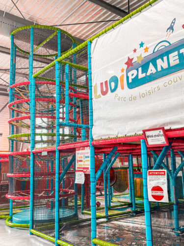 parc-de-jeux-couvert-montaigu-vendee